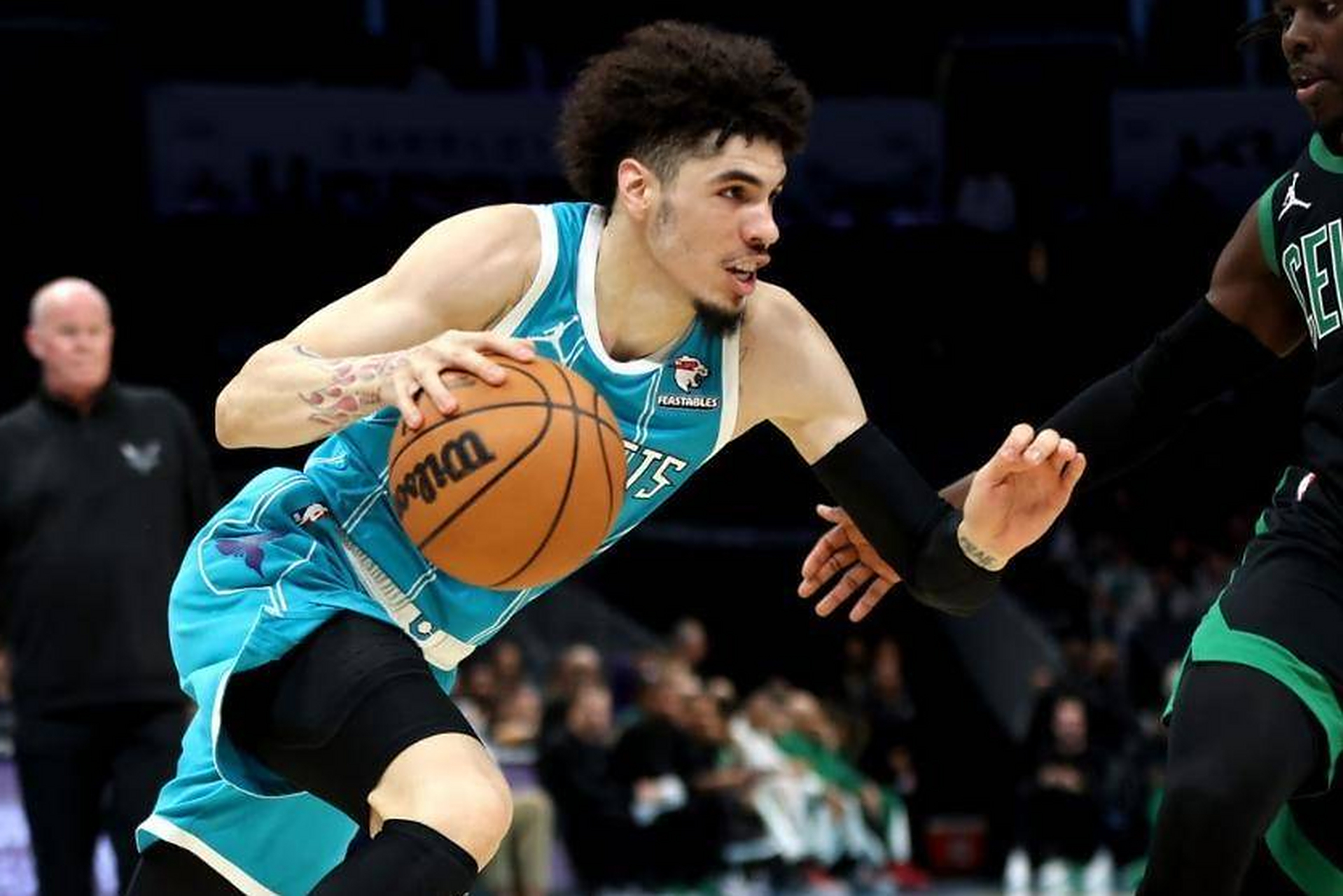 HTH,华体会中超赛程吃紧，夏洛特黄蜂集结日防线松动，话题不断，身体对抗强度拉满的简单介绍